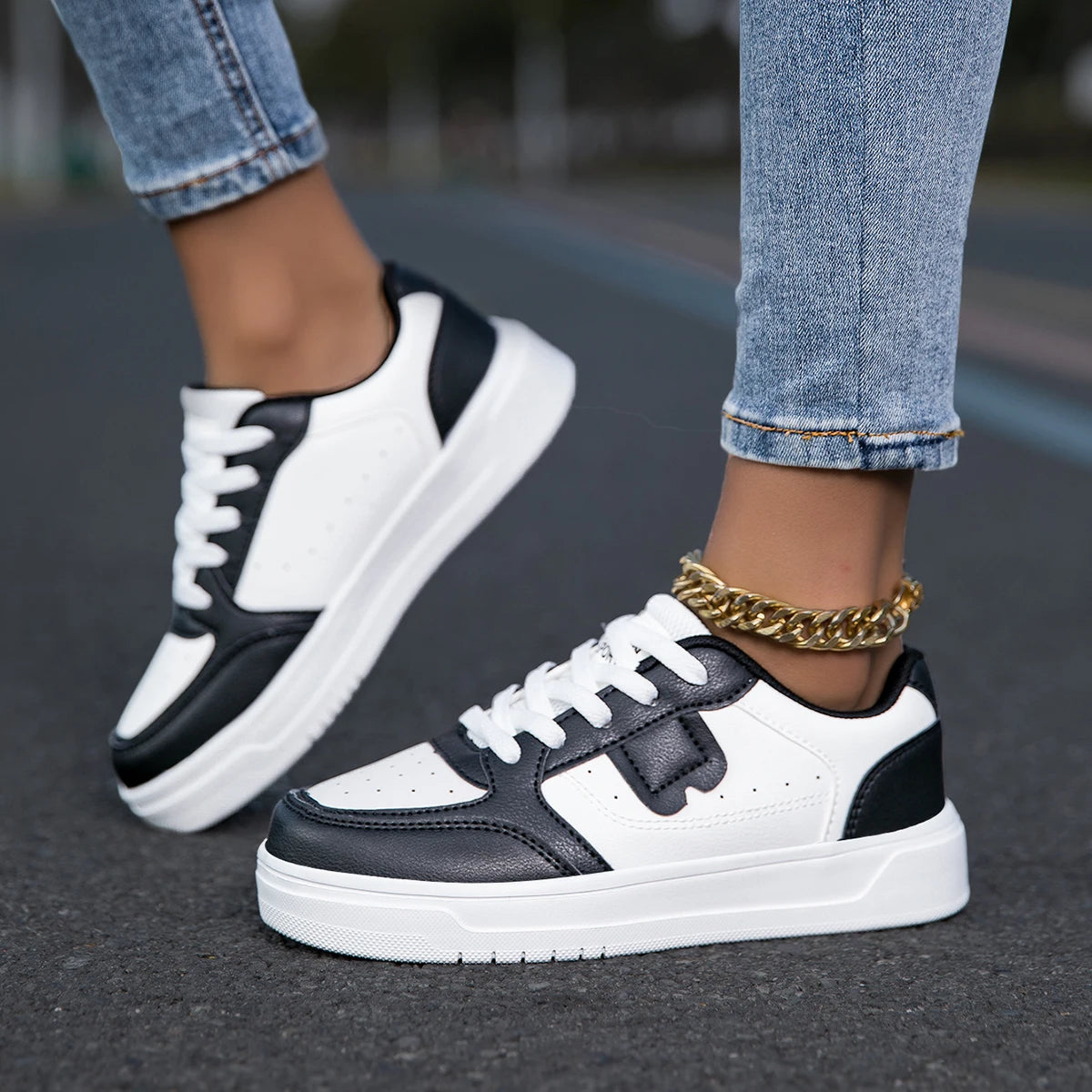 Unisex White Sneakers - Casual Sports Walking Shoes for Men & Women