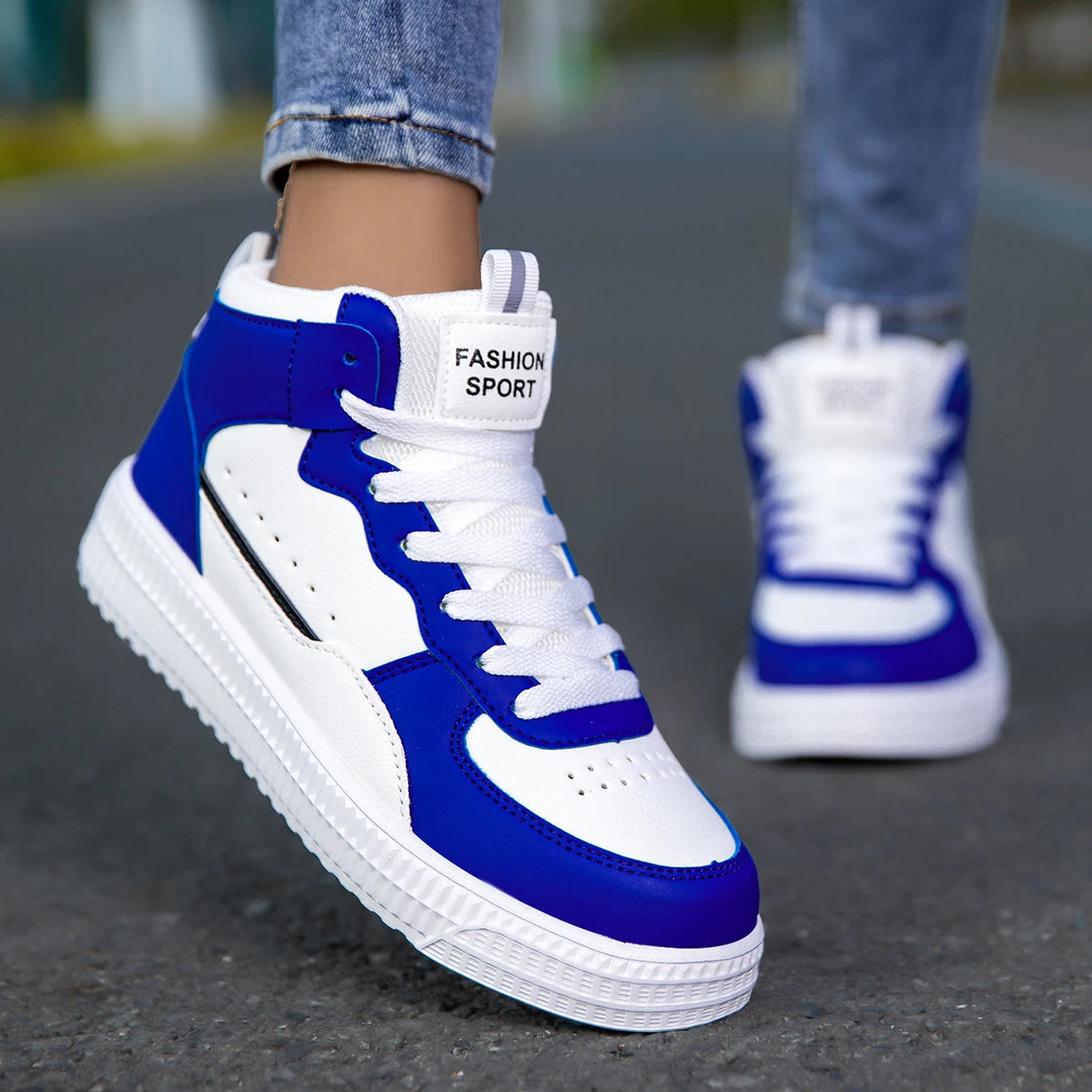 Unisex White Sneakers - Casual Sports Walking Shoes for Men & Women