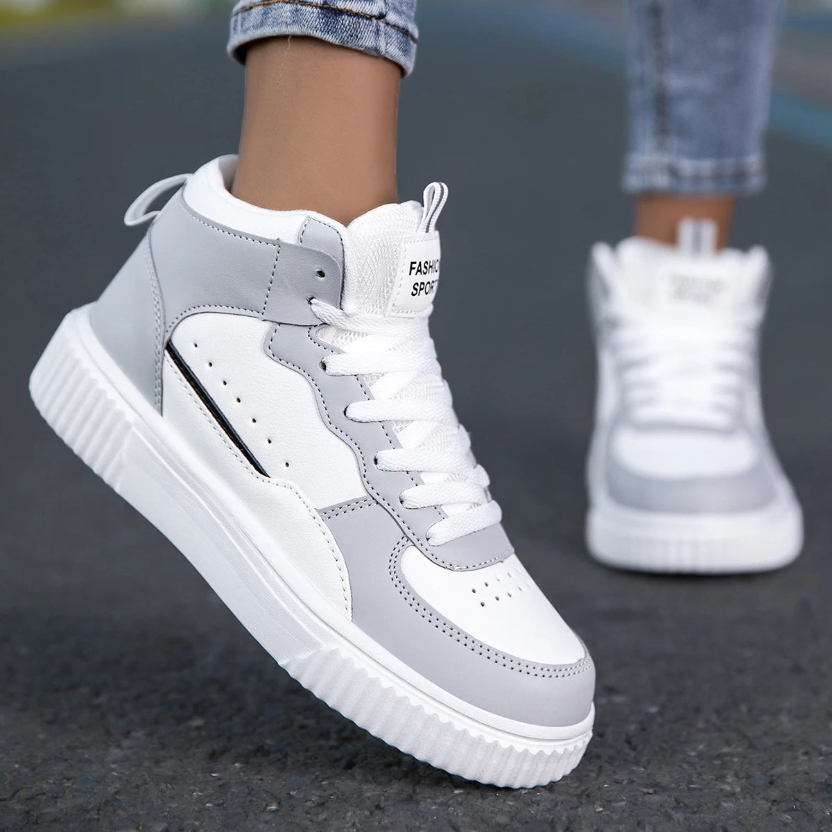 Unisex White Sneakers - Casual Sports Walking Shoes for Men & Women